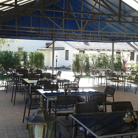 Strelnice Hotel *
